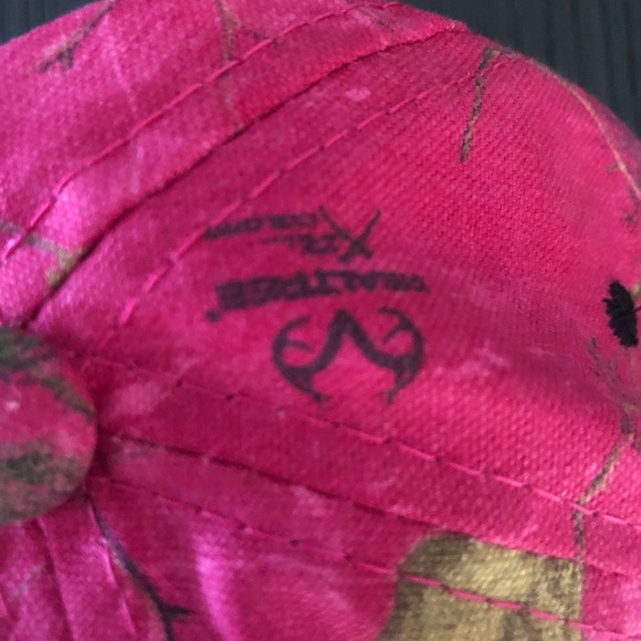 Used (Womens) Realtree Hat - Picture 3 of 5